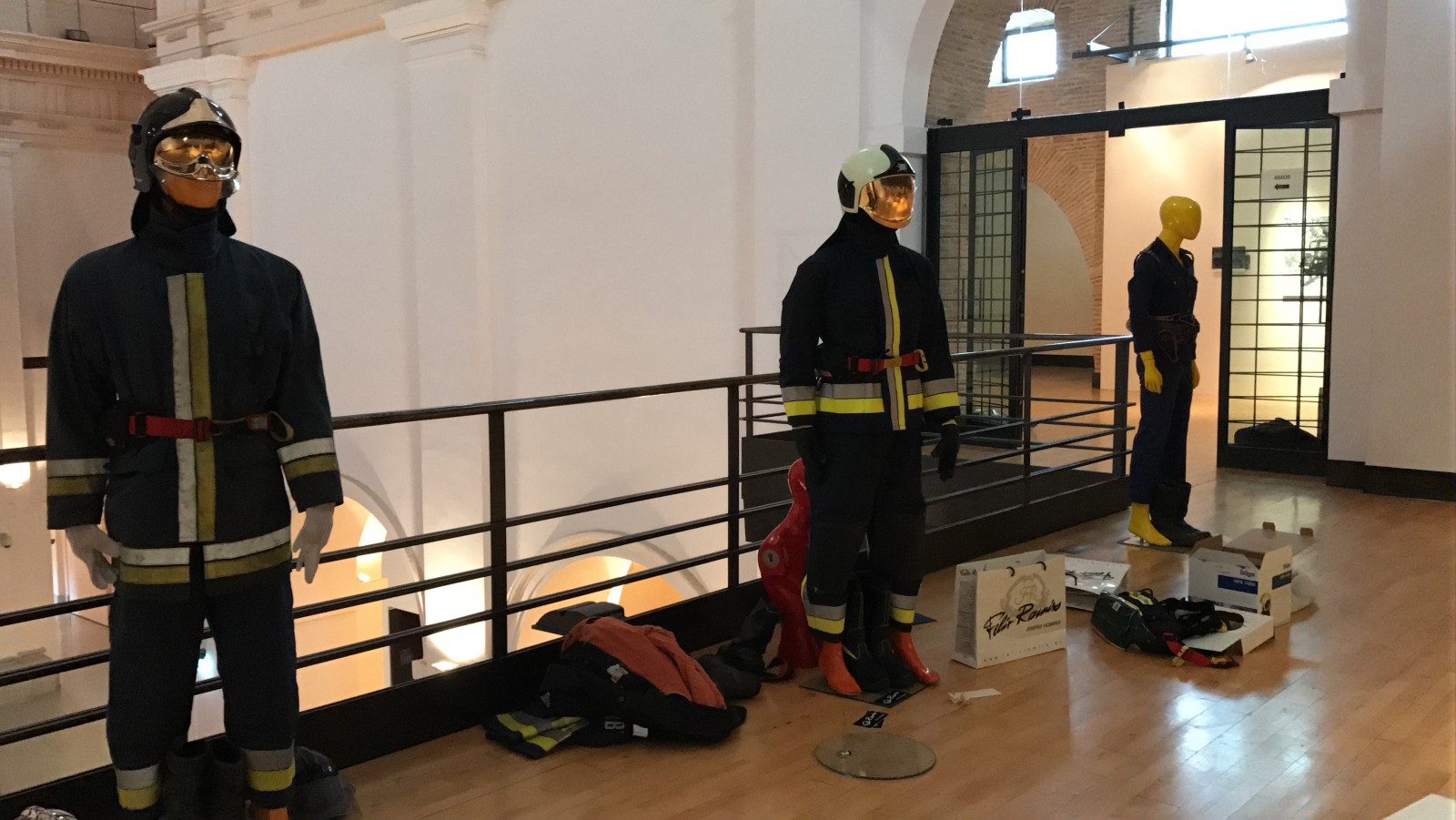 Montaje exposición 153 años Bomberos de Toledo30 años Pablo Carrasco (15)