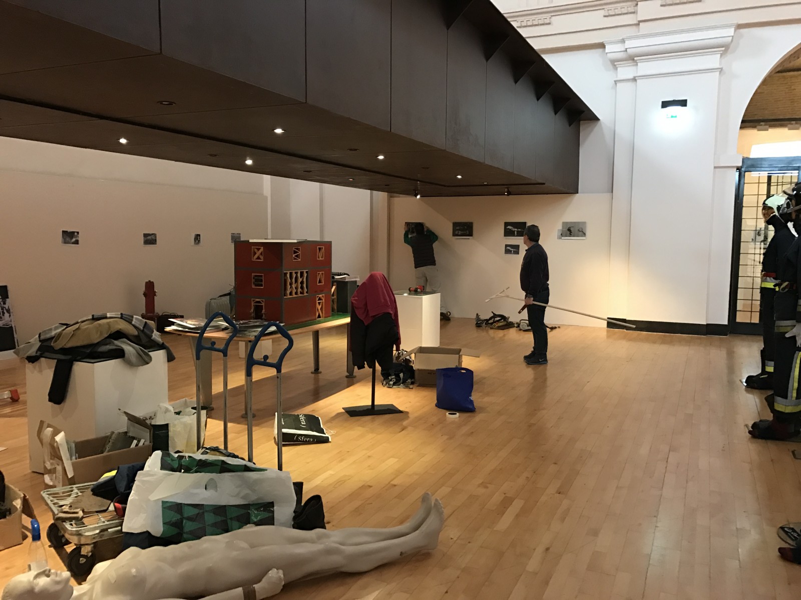 Montaje exposición 153 años Bomberos de Toledo30 años Pablo Carrasco (26)