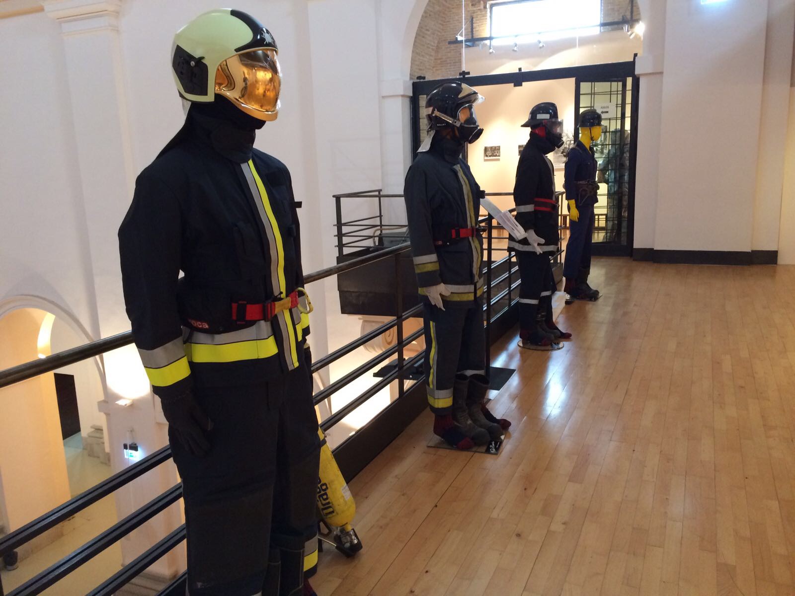 Montaje exposición 153 años Bomberos de Toledo30 años Pablo Carrasco (52)