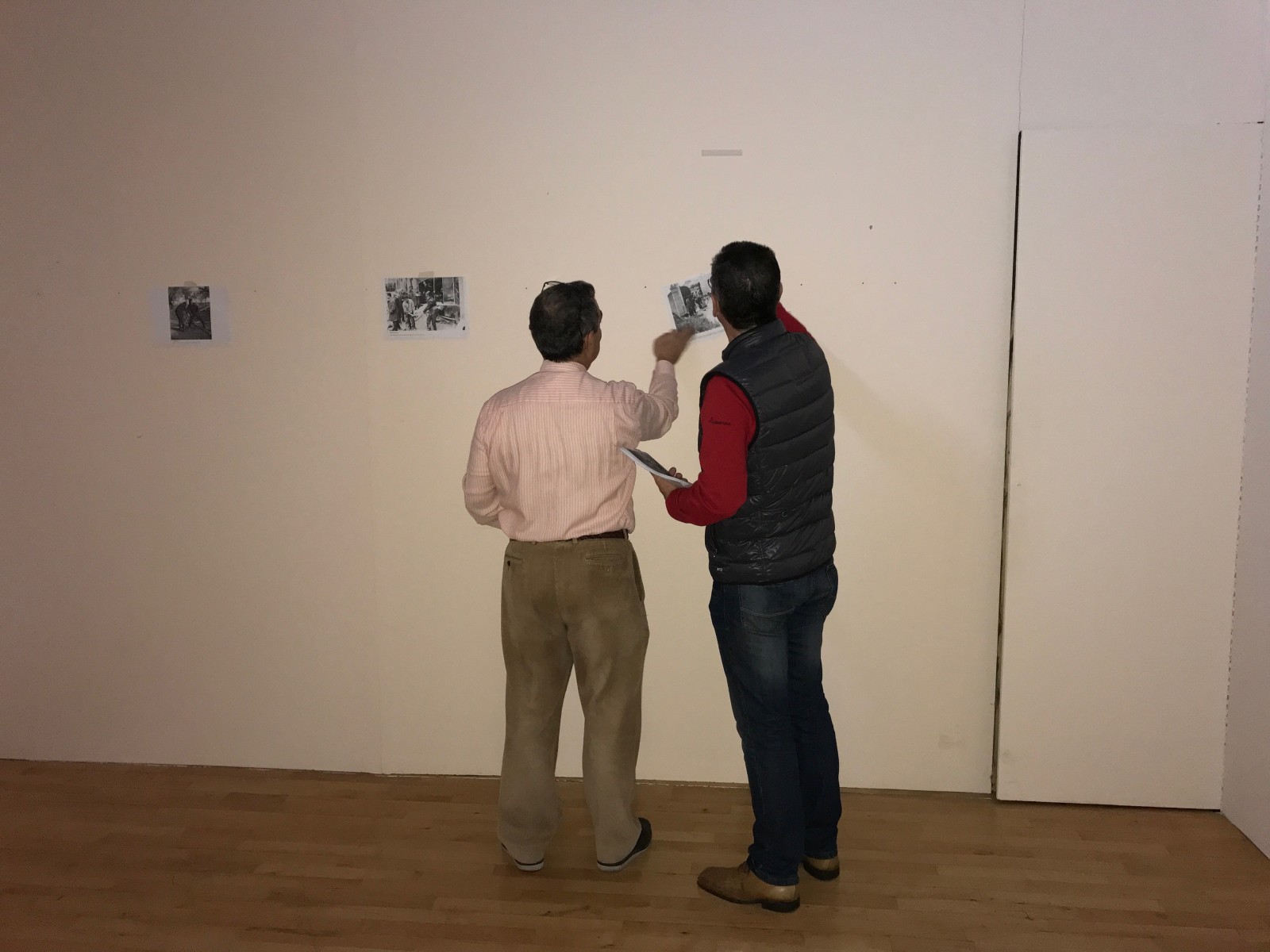 Montaje exposición 153 años Bomberos de Toledo30 años Pablo Carrasco (7)