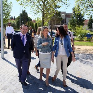 a alcaldesa inaugura el parque de Río Miño, que aumenta las zonas verdes con una inversión de más de 200.000 euros