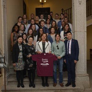 l Consistorio recibe la visita de una veintena de alumnos de la Universidad de Ohio que estudian español en la ciudad