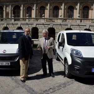 vanza la implantación del nuevo servicio de autobuses con la cesión al Ayuntamiento dos vehículos para el parque móvil