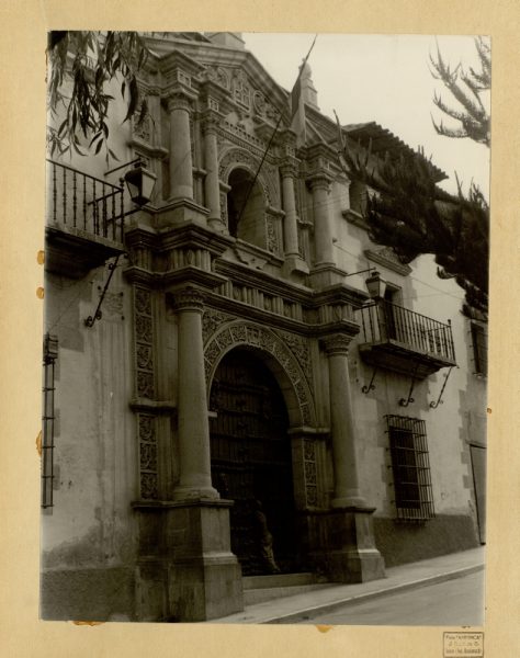 17 - Portada de la Real Casa de la Moneda