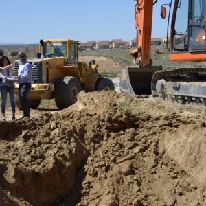 omienzan las obras de adecuación de la explanada anexa al colegio de Valparaíso para uso vecinal, docente y recreativo