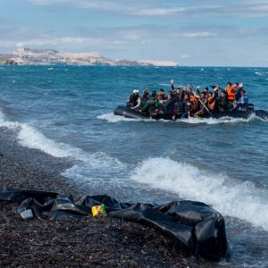 l flujo de refugiados hacia Europa se redujo en ciertas rutas en el primer semestre de 2016: ACNUR