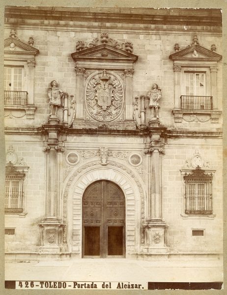 00426 - Portada del Alcázar