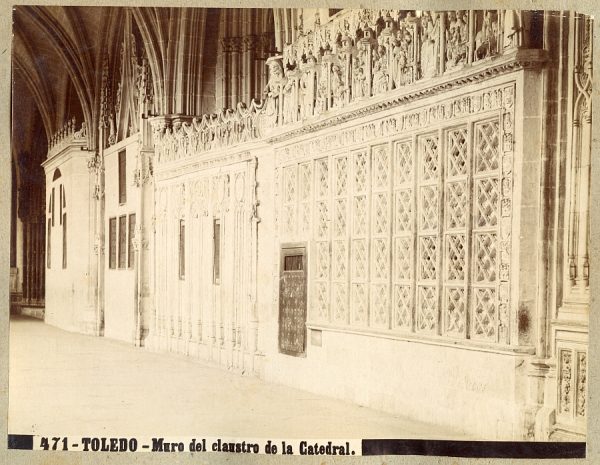 00471 - Muro del claustro de la Catedral
