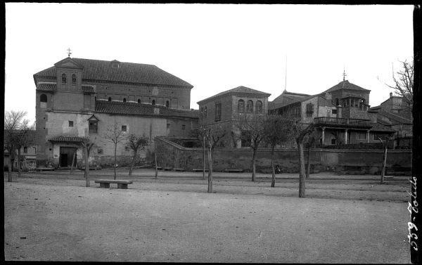 00559 - Fachada de la sinagoga del Tránsito y de la Casa del Greco