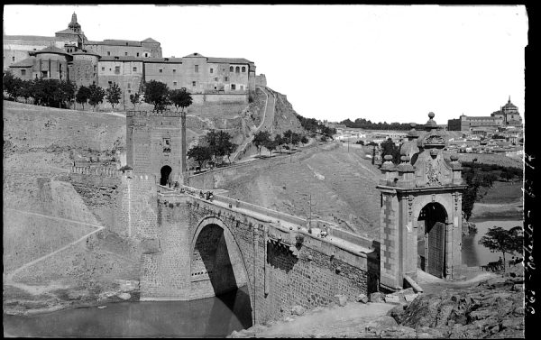 00567 - Entrada, puente de Alcántara