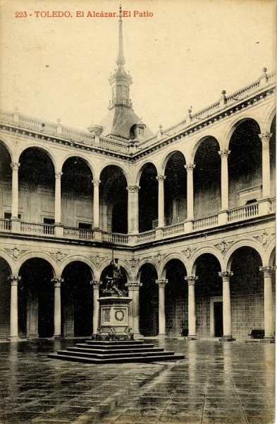 00602 - El Alcázar. El Patio