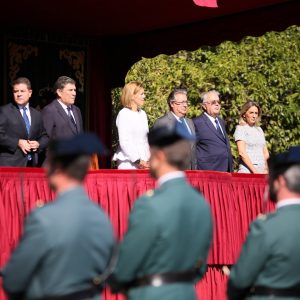 l acto castrense de la Festividad del Pilar reúne en el Paseo de Merchán a cientos de toledanos en reconocimiento a la Guardia Civil