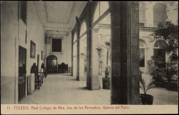 09692 - Real Colegio de Nuestra Señora de los Remedios. Galería del Patio
