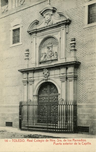 09697 - Real Colegio de Nuestra Señora de los Remedios. Puerta exterior de la Capilla