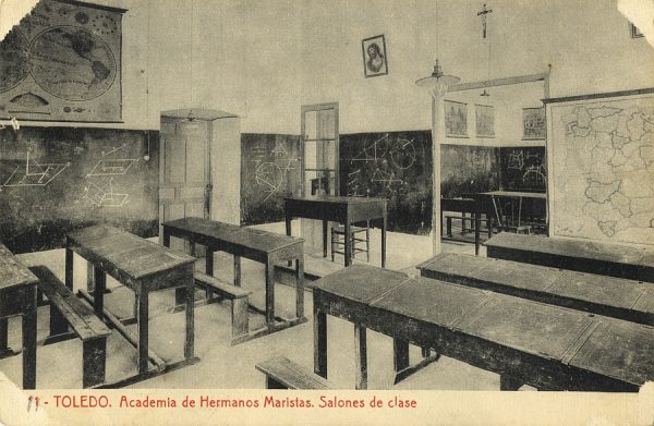 09744 - Academia de Hermanos Maristas. Salones de clase