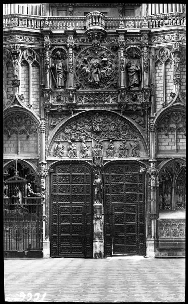 09931 - Catedral. Puerta interior de los Leones