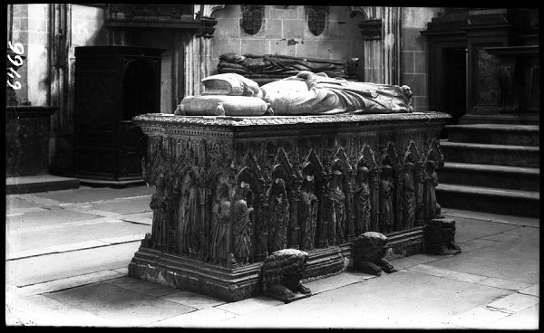 09949 - Catedral. Capilla de San Ildefonso. Sepulcro del Cardenal Gl Carrillo de Albornoz