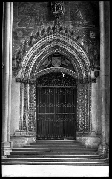 09961 - Catedral Puerta de la capilla de San Pedro