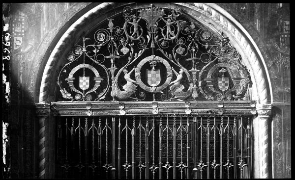 09968 - Catedral. Detalle de la puerta de la capilla Mozárabe