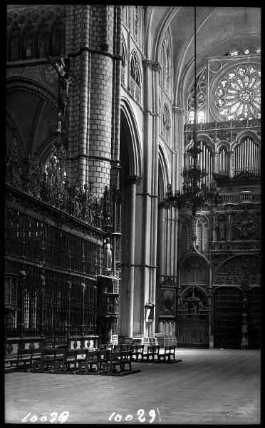 10029 - Catedral. Reja de la Capilla Mayor y puerta de los Leones