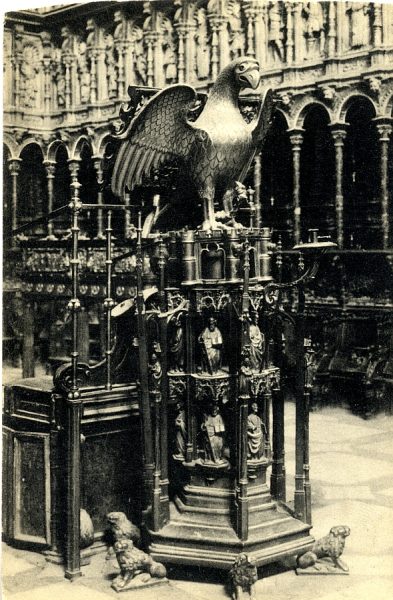 10462 - Catedral. Coro Mayor. Interior. Atril del Águila. Siglo XV