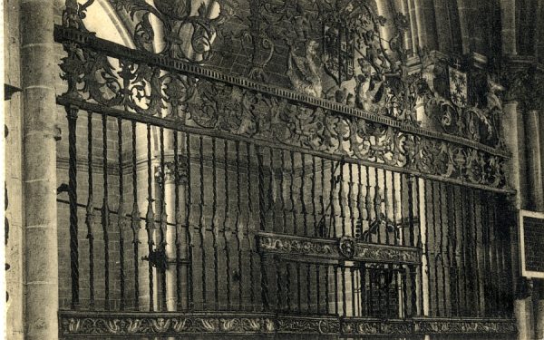 10505 - Catedral. Capilla de Reyes Viejos. Reja de entrada a la Capilla. Vista parcial. Siglo XVI