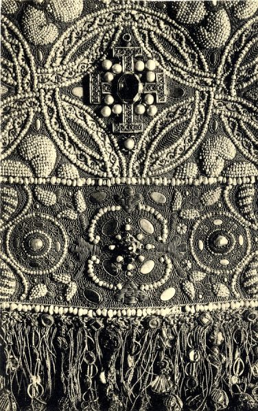 10567 - Catedral. Tesoro Mayor. Manto de perlas del Santo Niño. Detalle. Siglo XVII