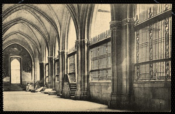 10765 - Catedral. Claustro. Vista parcial y Frescos de Bayeu. Siglos XIV - XVIII