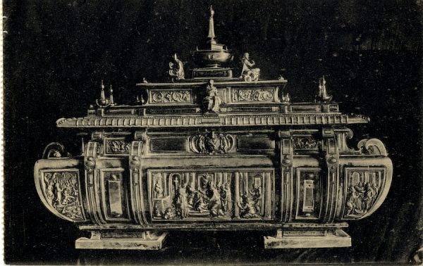 10801 - Catedral. Ochavo. Arca de plata, con reliquia de Santa Leocadia. Siglo XVI