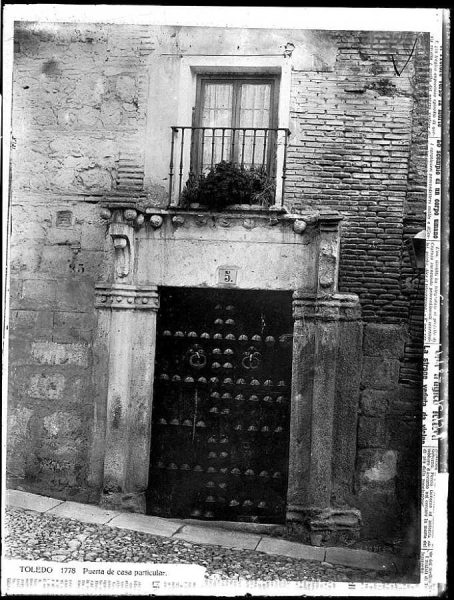 1778 - Puerta de casa particular