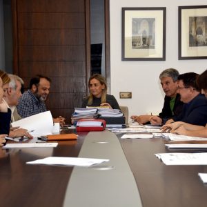 probada la oferta de empleo público con cinco plazas para Bomberos, Policía Local y Servicios Técnicos