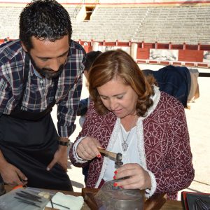 l Ayuntamiento muestra su apoyo a los oficios y a la artesanía de Toledo en las I Jornadas de Artesanía y Combate