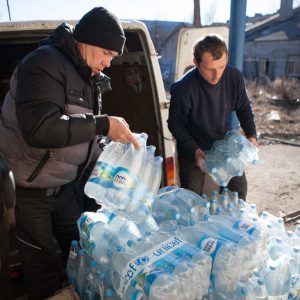 a escalada del conflicto en el este de Ucrania pone en riesgo los servicios básicos para millones de personas