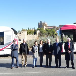 l lunes comienza la instalación de los paneles informativos a tiempo real de los autobuses urbanos y se incorporarán 5 vehículos