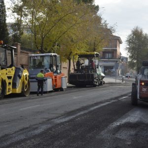 a renovación del firme avanza en la Ronda de Buenavista y concluye con la señalización en las avenidas de Portugal y Francia