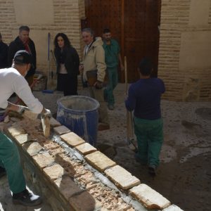 a reparación del pavimento en el Casco continúa en la Cuesta del Pez y en la calle Cristo de la Calavera gracias al Plan de Empleo