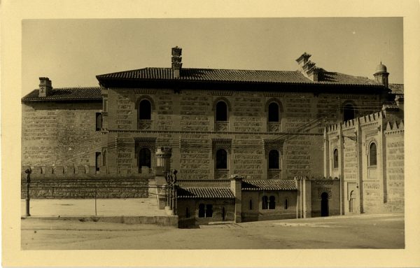 4 - Edificio de Capuchinos y paso curvo