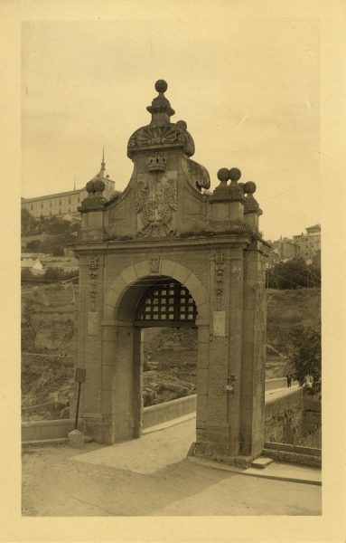 43008_AMT - Puerta del puente de Alcántara