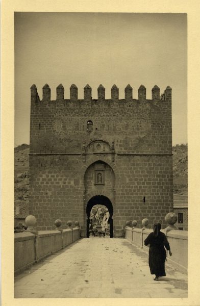 43088_AMT - Puerta del puente de San Martín