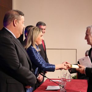 ilagros Tolón felicita a Adolfo Muñoz, presidente de Saborea España, y avanza que ‘Euro-Toques 2020’ tendrá lugar en Toledo