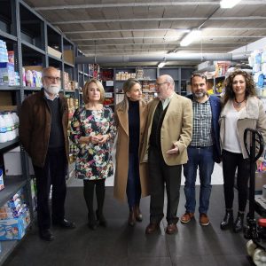ilagros Tolón se interesa por la actividad del Banco de Alimentos y muestra el respaldo del equipo de Gobierno a esta organización