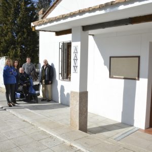 l Consistorio mejora la accesibilidad en el Poblado Obrero con dos nuevas rampas en la sede vecinal y en Maestros Espaderos
