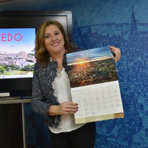 as citas culturales y doce paseos mes a mes marcan las novedades del calendario fotográfico editado por el Ayuntamiento