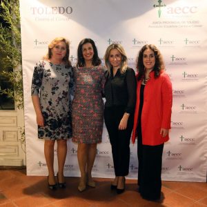 a alcaldesa de Toledo asiste a la cena benéfica de la AECC para la recaudación de fondos para la investigación