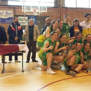 l Ayuntamiento asiste a la entrega de trofeos de la Fase Final de la Primera Nacional Femenina de Baloncesto