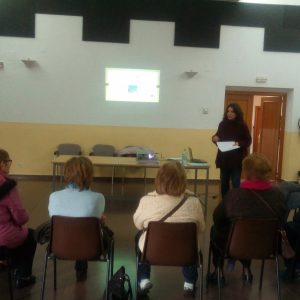 l Ayuntamiento pone en marcha un proyecto piloto de información grupal para acercar a los mayores los Servicios Sociales