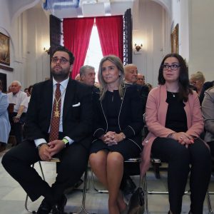 ilagros Tolón acompaña a la Hermandad de la Virgen de la Estrella en los actos previos a la procesión por las calles de Toledo 