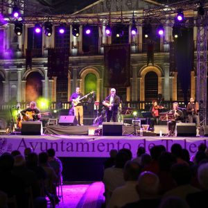 Aljibe’ se hace con el público de la plaza del Ayuntamiento en la presentación de ‘Agua, músicas tradicionales de la cuenca del Tajo’