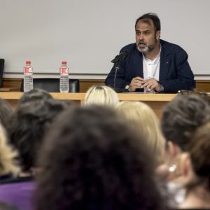 a Mesa Municipal de Apoyo a Personas Refugiadas forma a personal del Ayuntamiento en esta materia