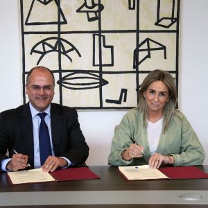 ilagros Tolón renueva con Negdia Castilla-La Mancha el convenio de colaboración y fomento de la cultura del Teatro de Rojas